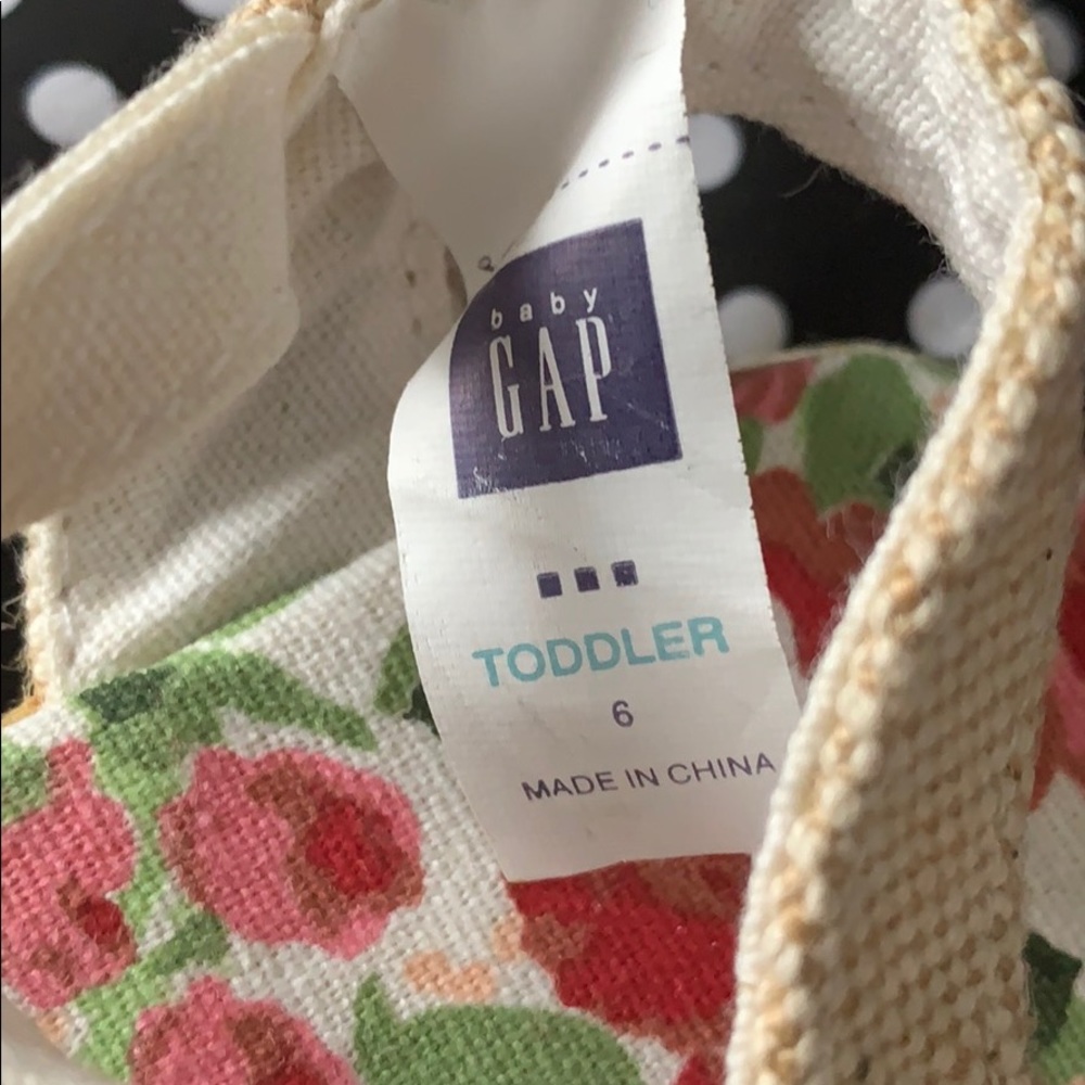 Gap - Picture 7 of 8